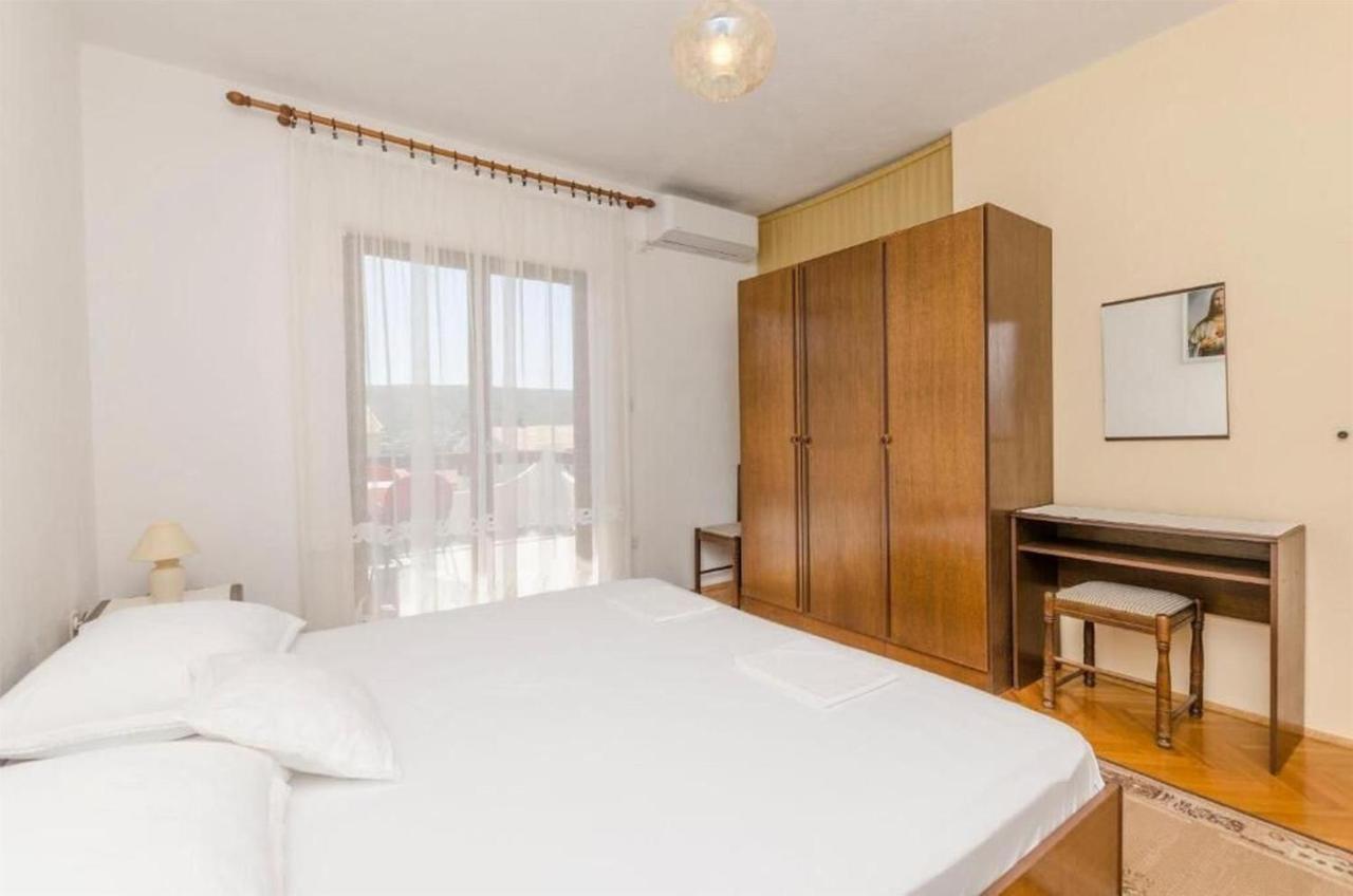 Apartments Spavalo Pag Town Bagian luar foto