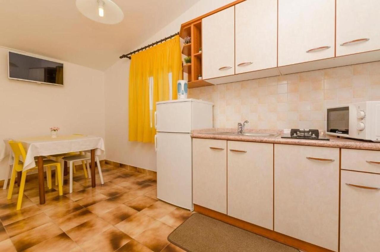 Apartments Spavalo Pag Town Bagian luar foto
