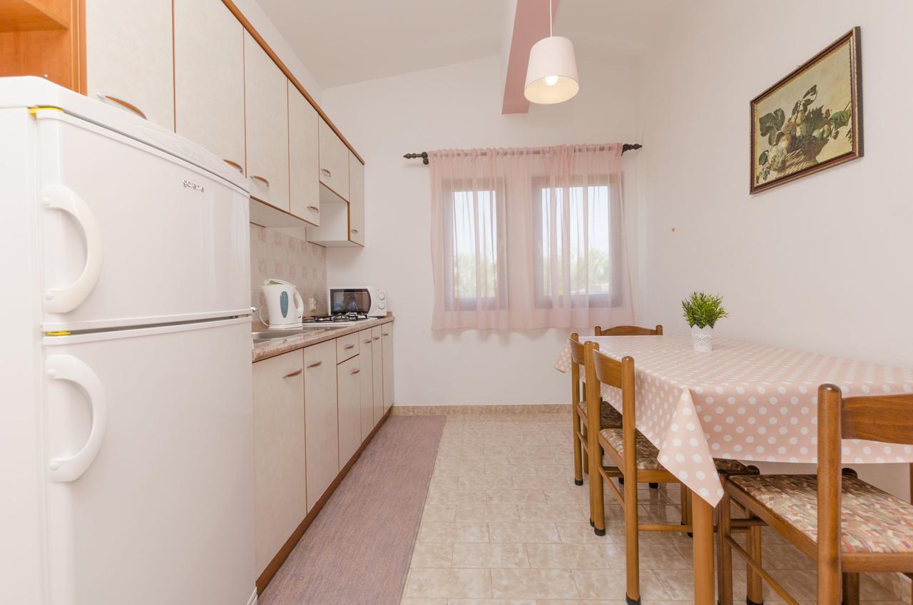 Apartments Spavalo Pag Town Bagian luar foto