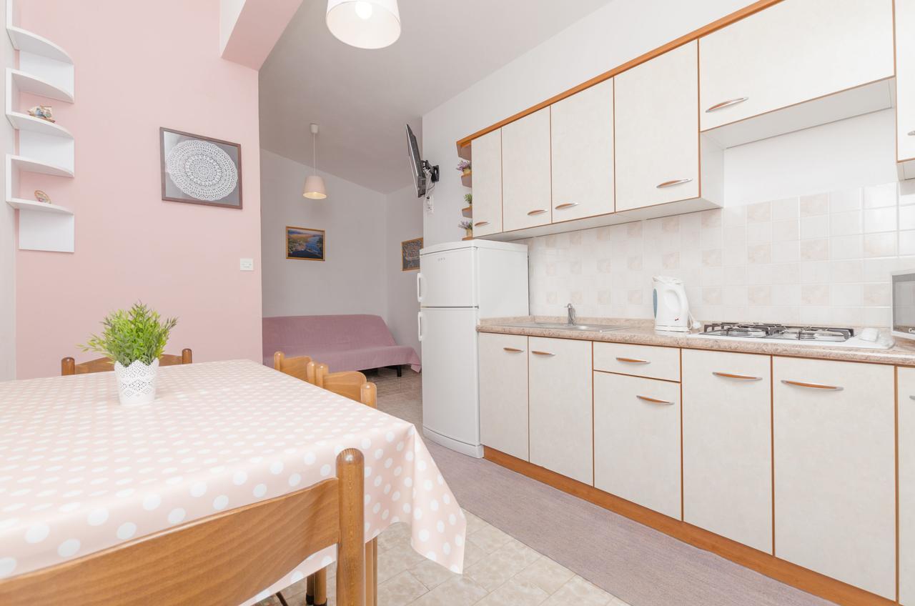Apartments Spavalo Pag Town Bagian luar foto